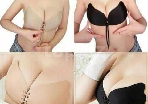 Yapışqanlı büstqalter
